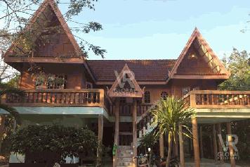 รหัสทรัพย์ 43 ขายที่ดิน (โฉนด) พร้อมเรือนไทย 132-0-4 ไร่ จ.จันทบุรี เหมาะสำหรับการลงทุนด้านเศรษฐกิจ